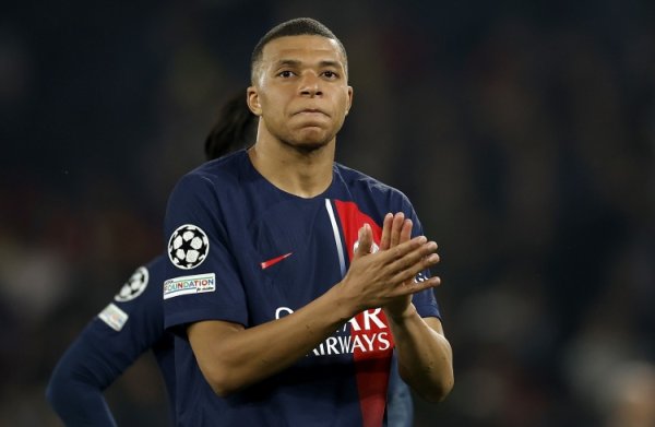 MBAPPE: Thật đáng để khóc khi anh ta bị thương. Lần trước anh gần như đã khóc, anh thua Manchester C