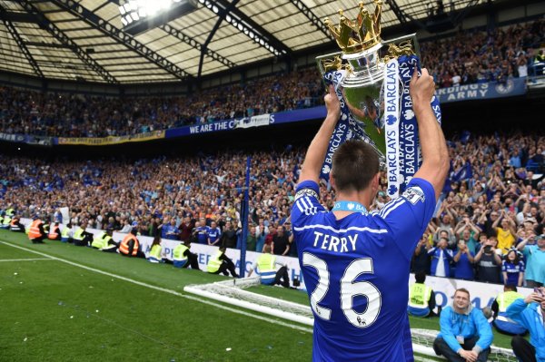 Rooney đánh giá năm người bảo vệ trung tâm khó khăn nhất: Terry, Pique, Maldini, Carvalho, Nesta