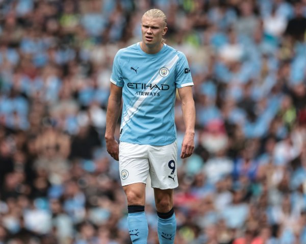 Phóng viên: Haaland rất muốn được chơi cho Real Madrid nhưng anh khó có thể gia nhập trừ khi Viniciu