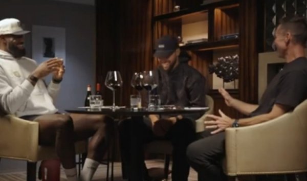 Cho tôi nghỉ hưu à? Nash to Curry: Bạn đã phá hỏng môn thể thao này. Ba người Nash và Curry bật cười