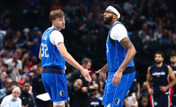 Pierce: Mavericks nên bán hết lông mày dày của mình&Irving&Klay. Ngoại trừ Flagg, không có g