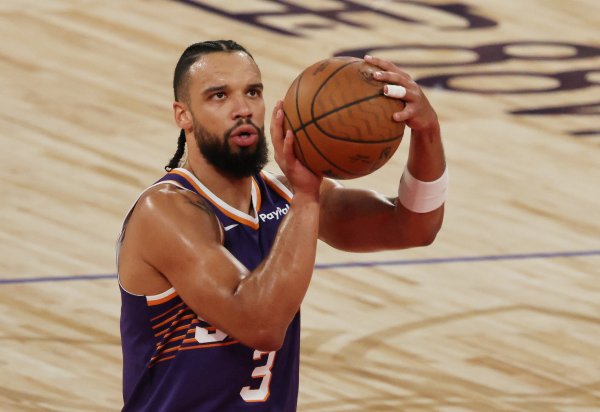 Dillon: Rockets thất bại 26% nhưng vẫn được trọng tài ưu ái. Cảm giác giống như đang chơi FIBA.