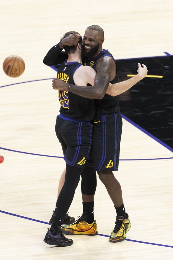 Reeves: James giống như một cỗ máy đập phá có sức công phá rất lớn trong quá trình tấn công chuyển t